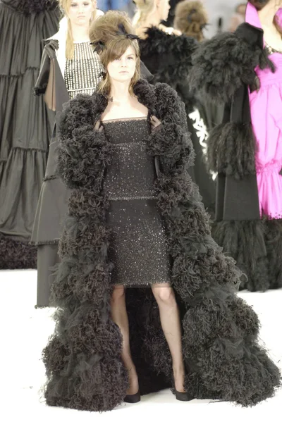 Look 28